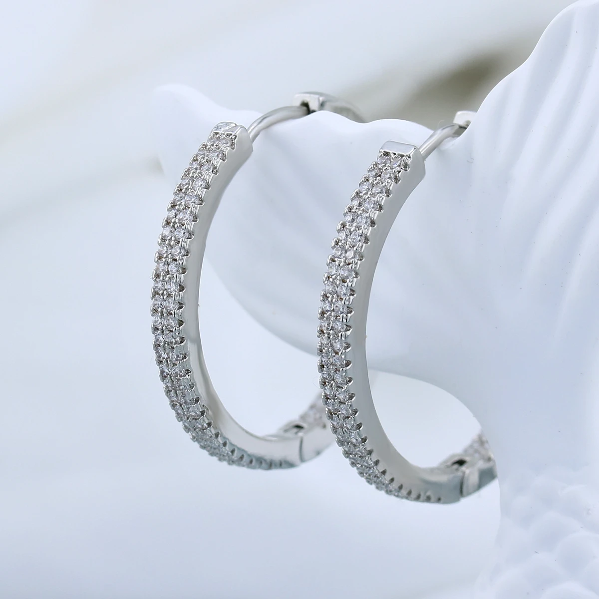 

Модные трендовые женские позолоченные серьги, роскошные Изящные ювелирные изделия, Простой Романтический подарок, индивидуальный Шикарны...