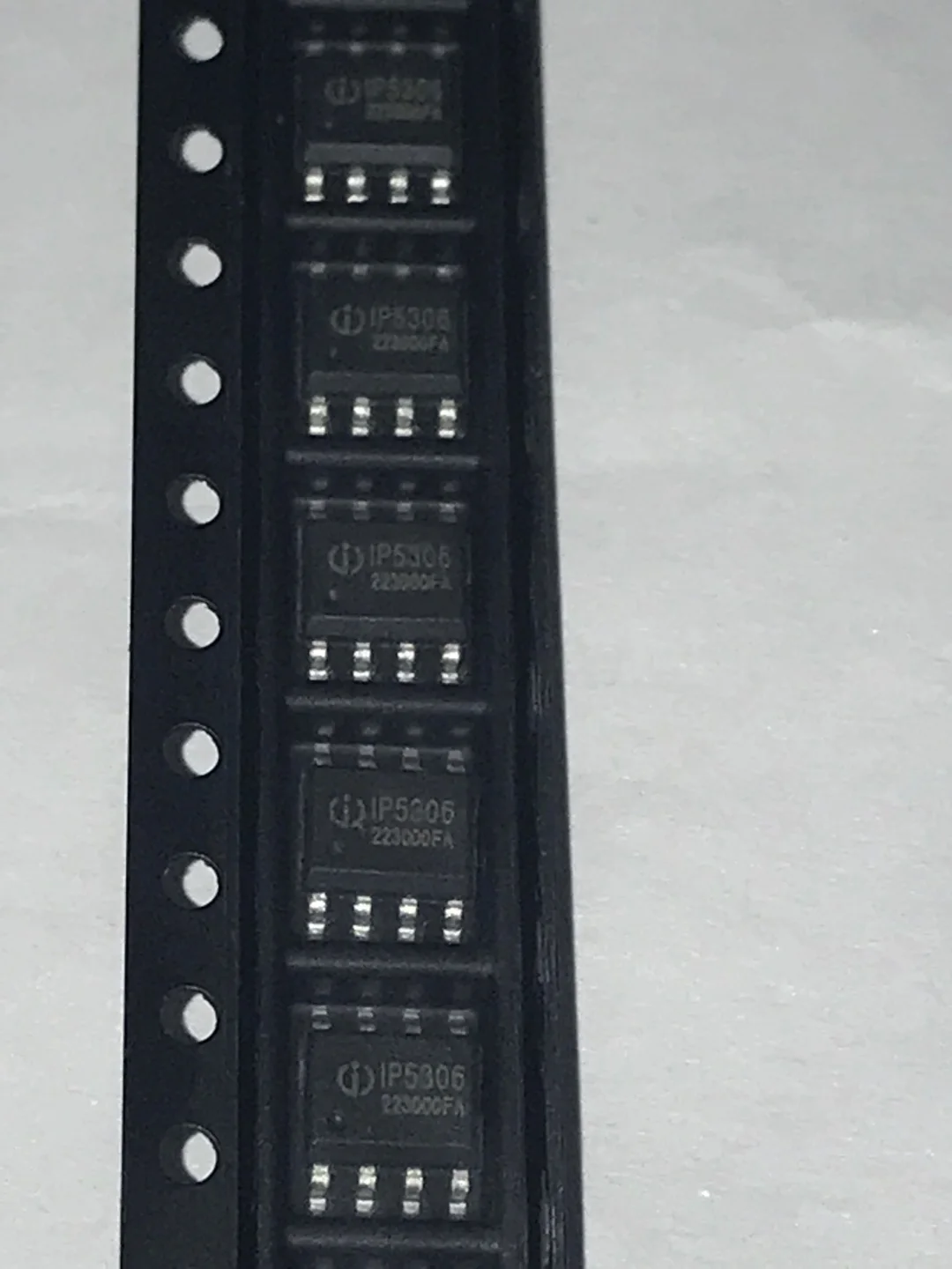 QR Worldchips Store предлагает BOM электронные компоненты, комплексное обслуживание подходящих моделей настольных устройств (пожалуйста, запросите цену на модель)