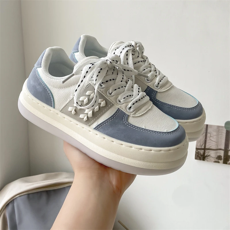 

New Thick-soled Flat Sneakers Women Tennis Shoes Spring Casual Vulcanized Embroidery Fashion Casual Sports Skate Shoes Women