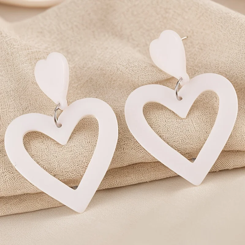 Элегантные и минималистичные стильные серьги в форме сердца на День святого
