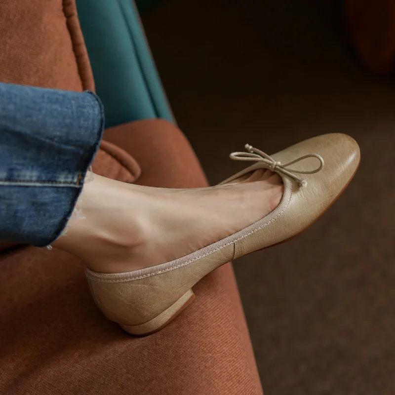 Балетки женские с круглым носком и бантом базовые туфли на низком каблуке мягкая