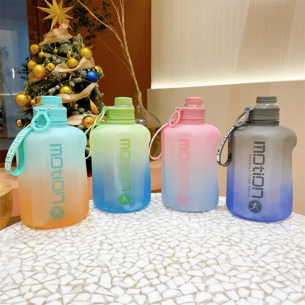 

2.2L Large Capacity Water Bottle Plastic Anti-fall Portable Outdoor Sport Straw Water Cup Gradient Color Heat Resistant Bottle