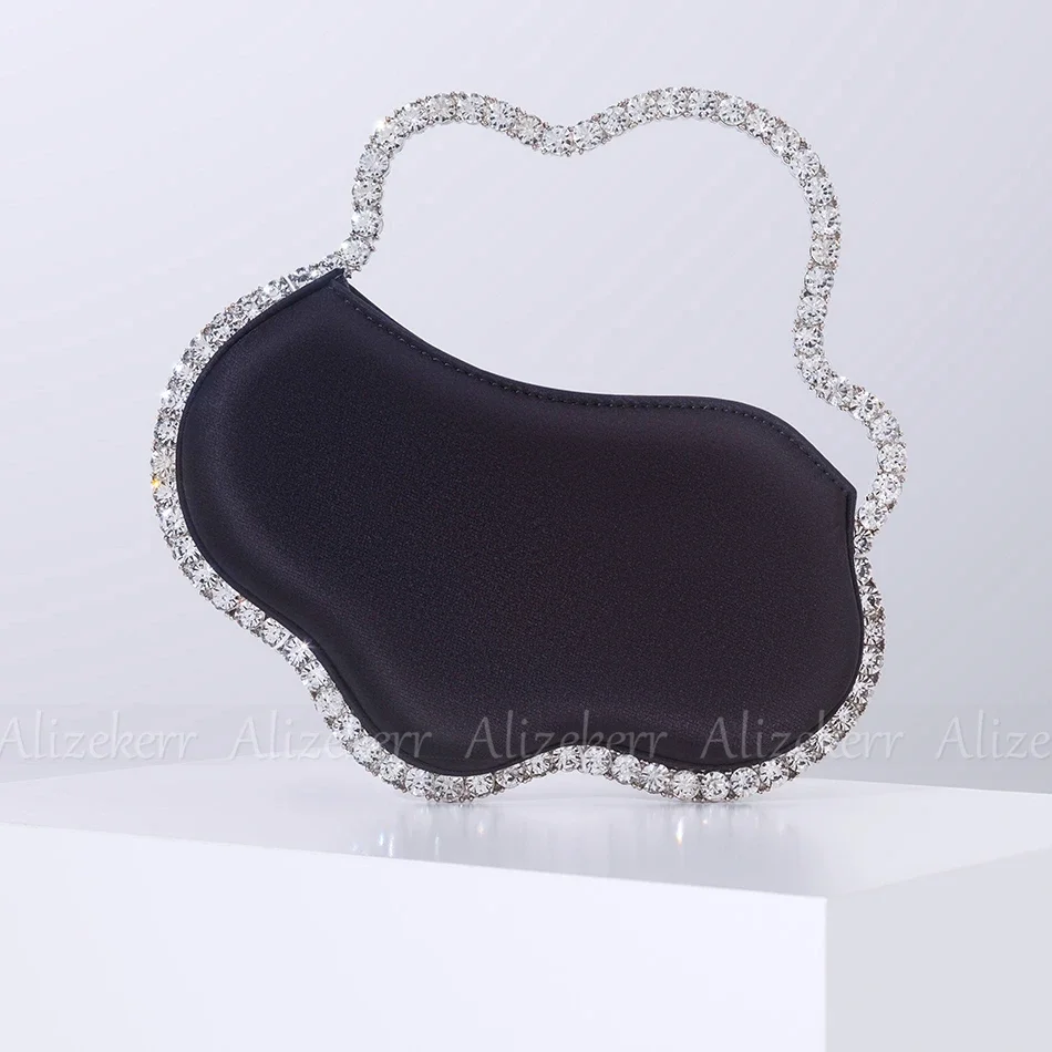 Металлические вечерние сумки с волнистыми ручками и бриллиантами женские