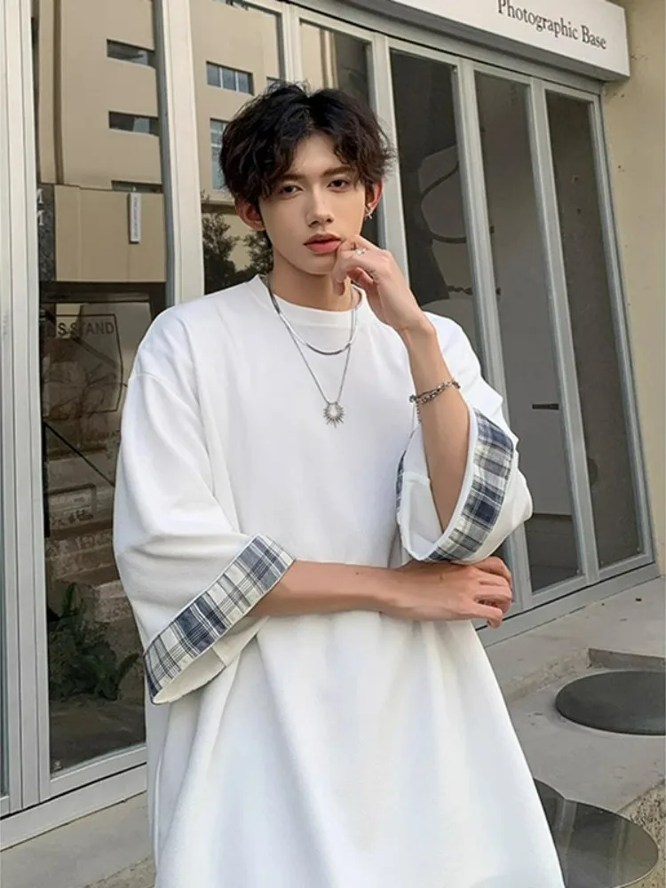 Быстросохнущая мужская футболка из ледяного шелка белая приталенная с коротким