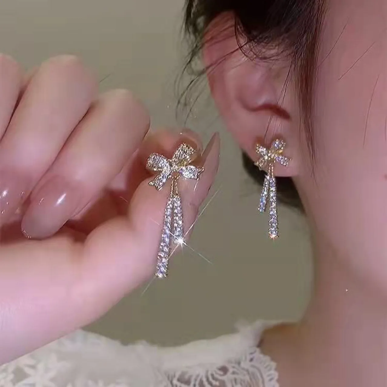 

Korean Shiny Rhinestone Bowknot Stud Earring For Women Sweet Zircon Pearl Love Heart Geometrical Earring Girl Wedding Jewelry