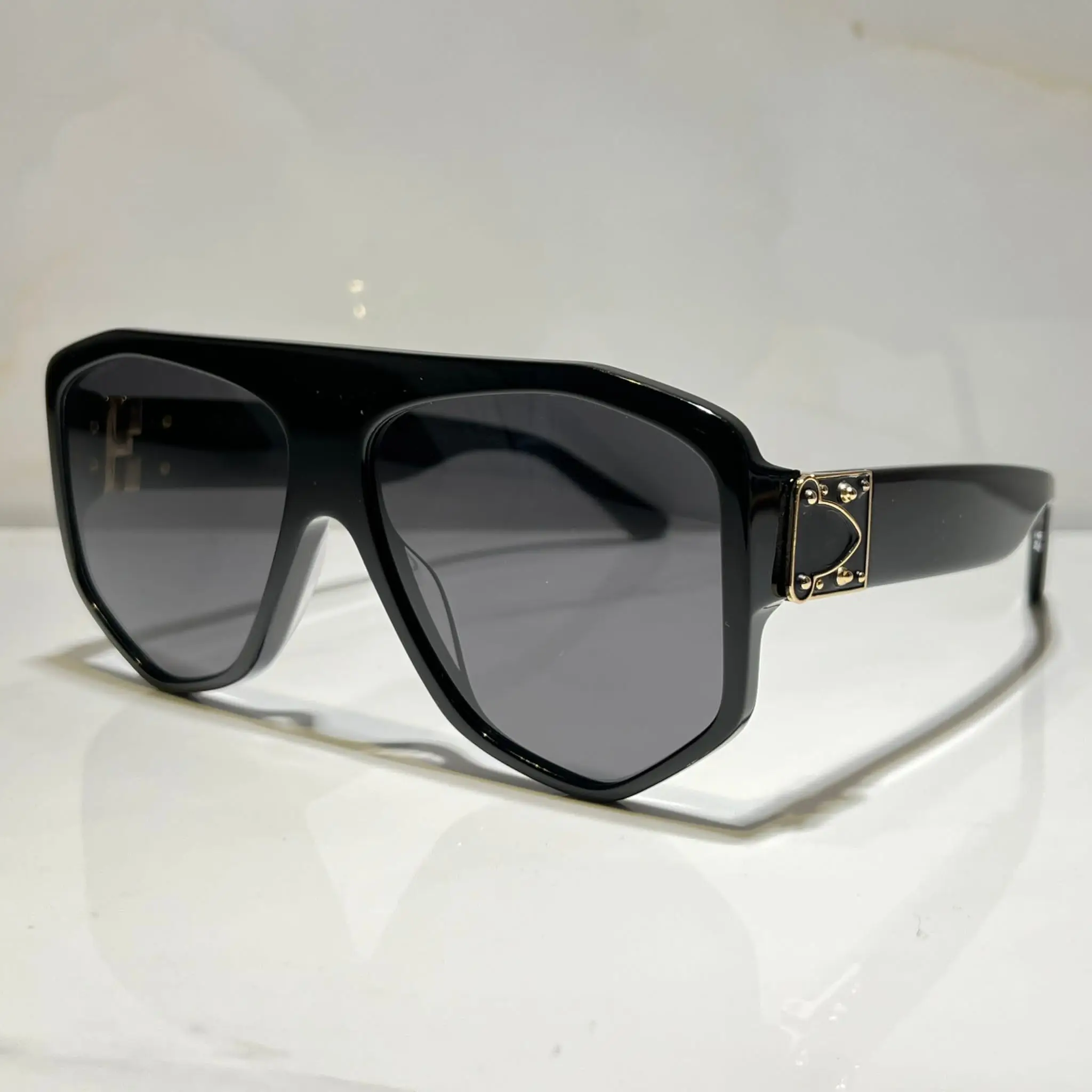 

SUNGLASSES Unisex Summer Style Anti-Ultraviolet Retro Plate Oval Full Frame Random Box