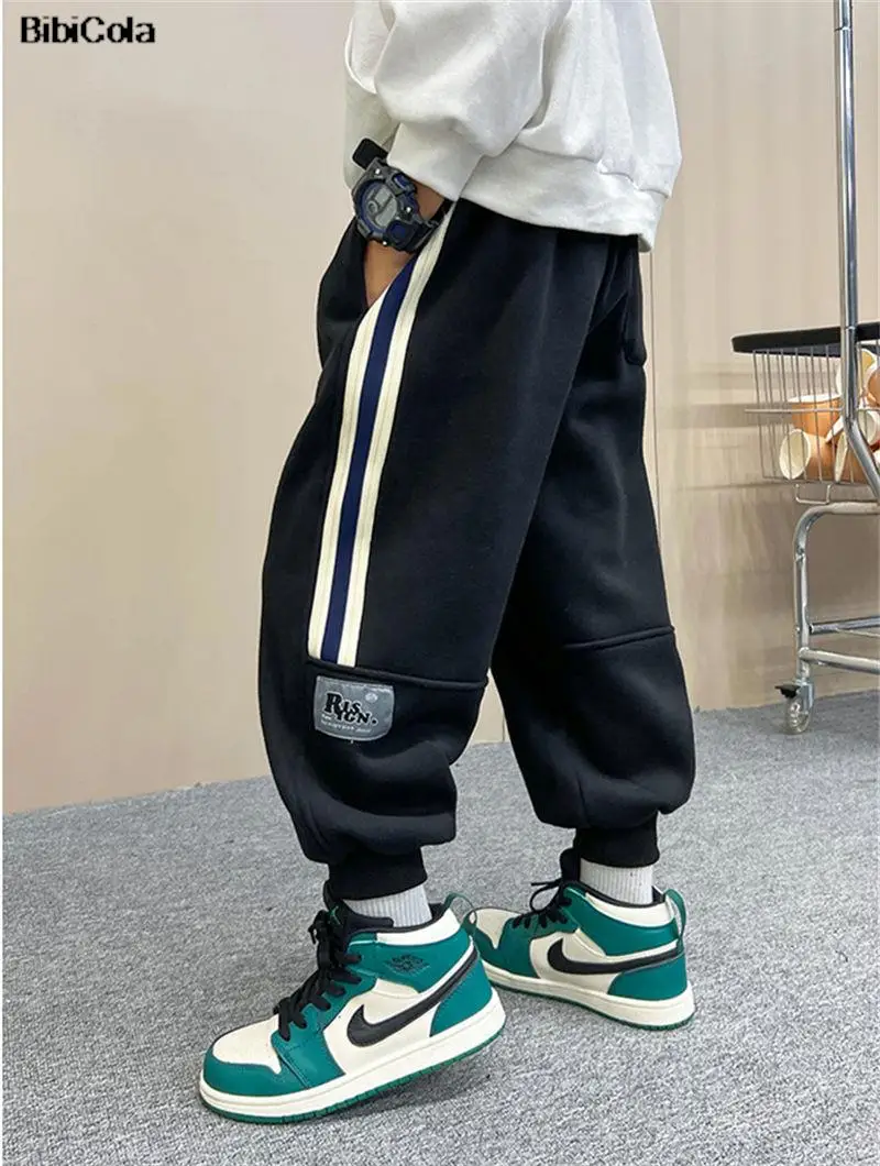 

2022 New All in One Fleece Children's Plush Thickened Pants Winter Boys' Sports Pants Middle and Large Children's Pants 5-10Y