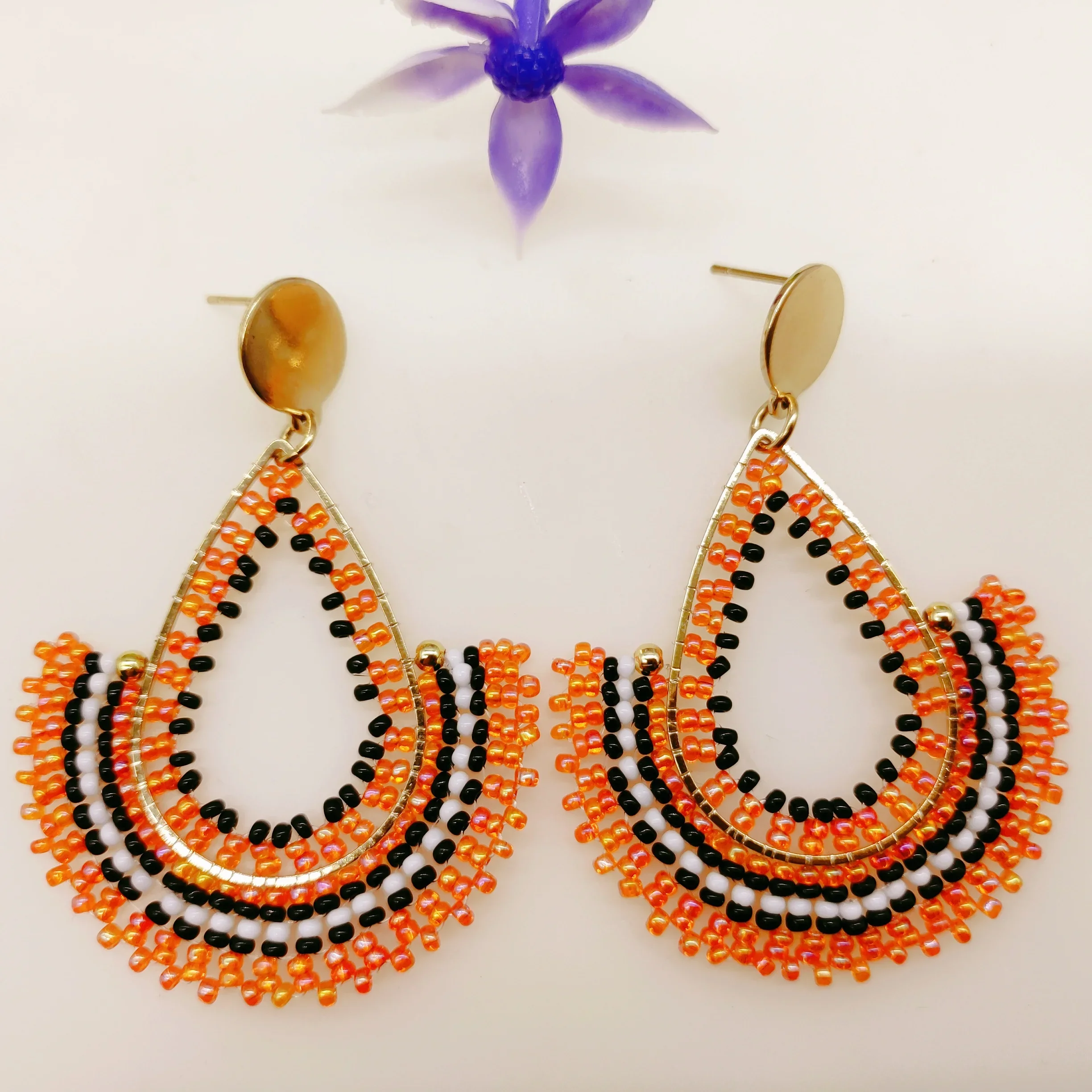 Серьги-капельки из акрила Tide |