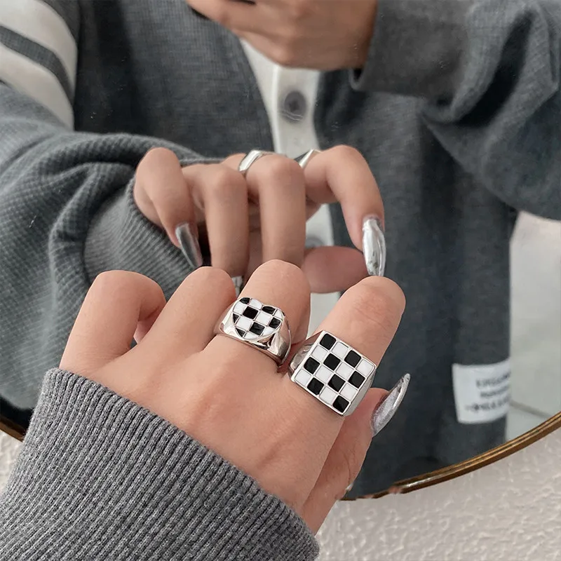 

Cool Black White Grid Band Rings for Men Women Vintage Hiphop Gothic Finger Ring Party Jewelry 2022 New