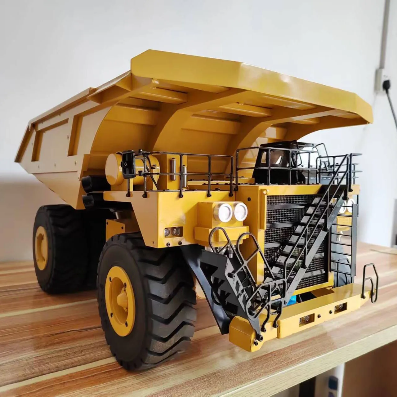 Металлический 1/20 RC гидравлический шахтный грузовик 793D тяжелый горный самосвал
