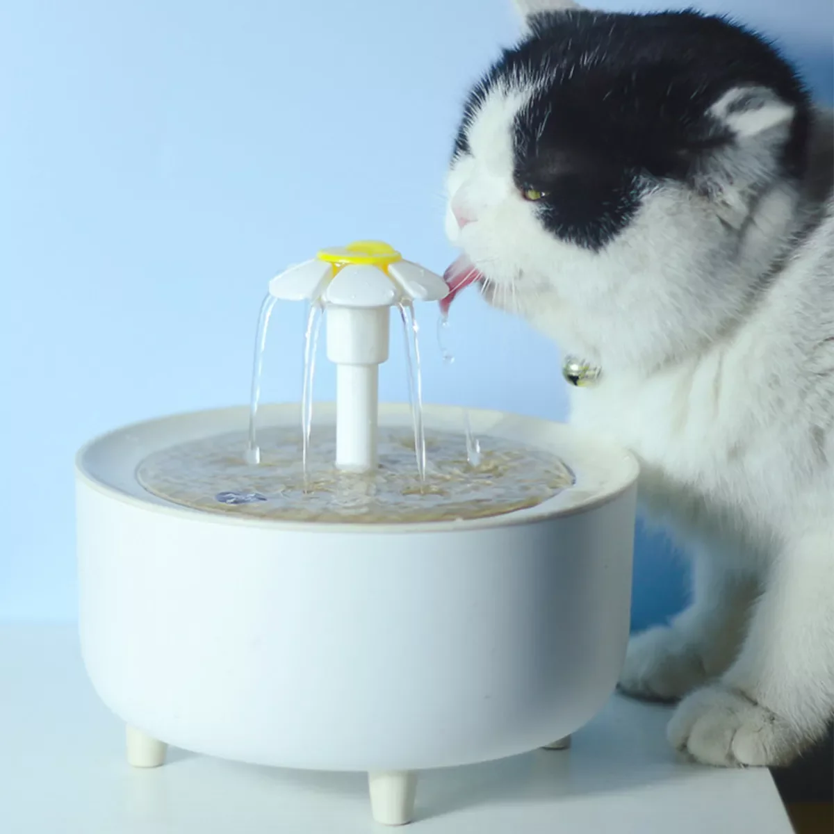 

2L Cat Water Fountain Pet Drinking Dispenser Ultra-Quiet Reusable Automatic Recirculate Power Off Drinking Water Feeders for Pet