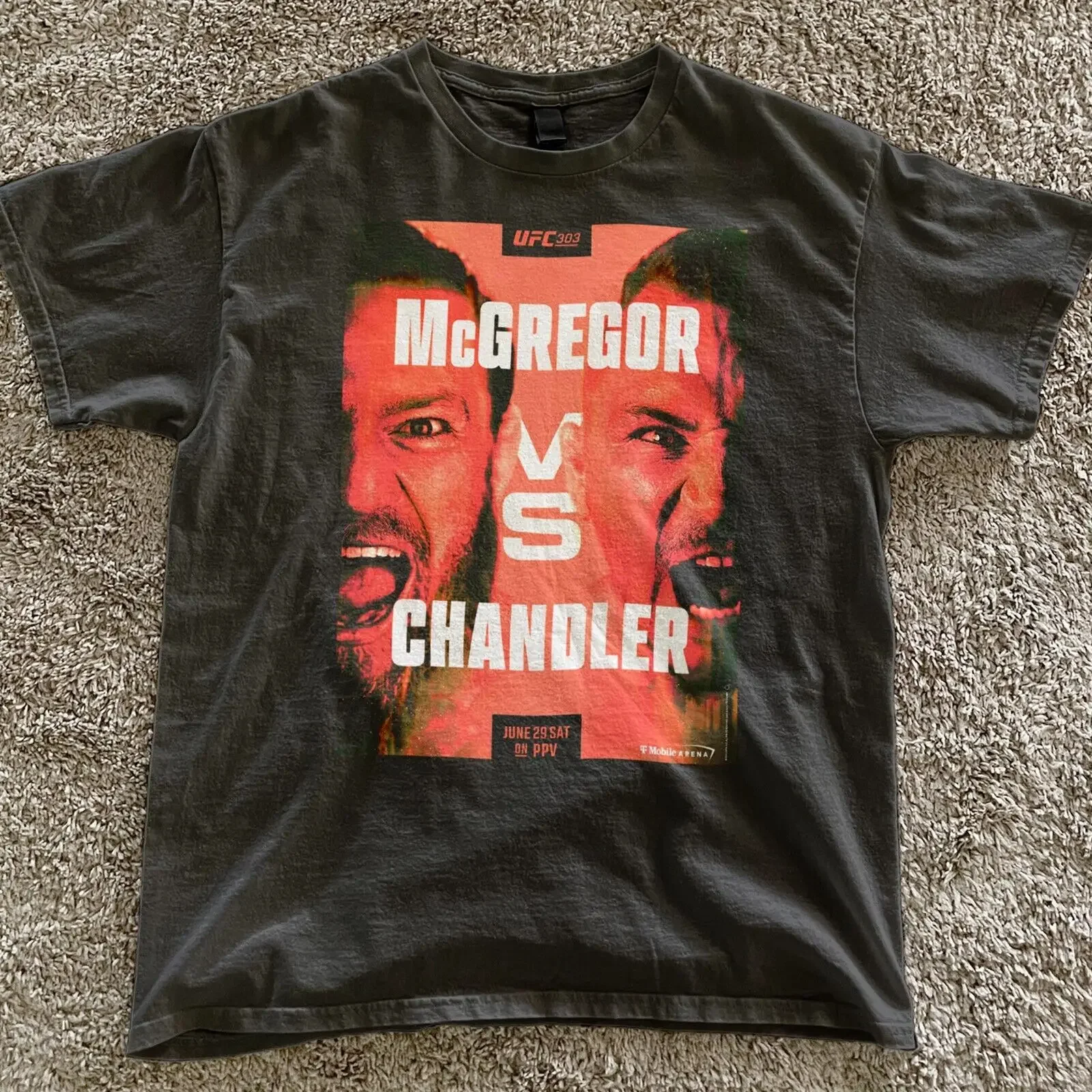 Красная футболка Conor McGregor vs Michael Chandler для рекламных маркетинговых кампаний