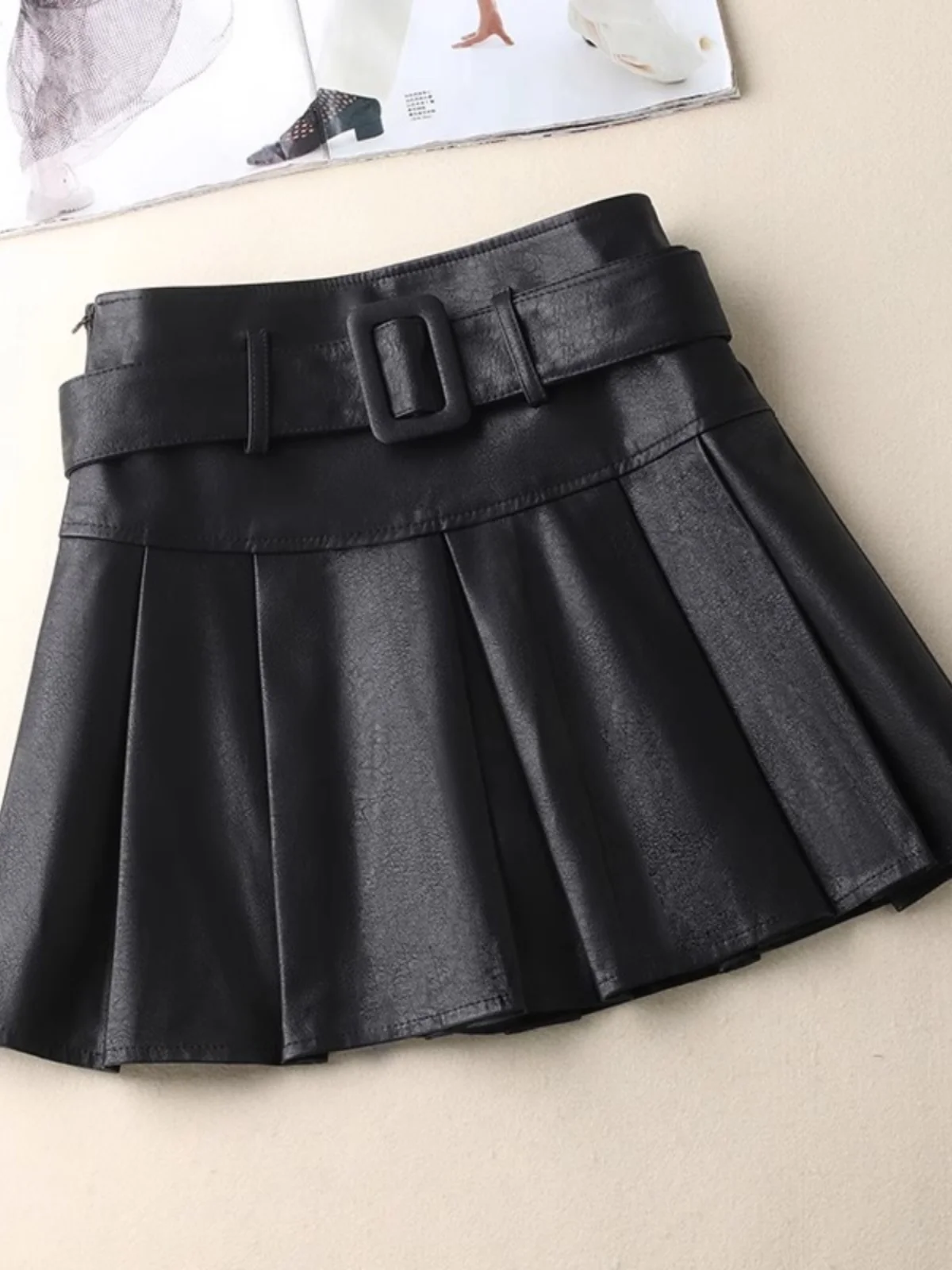 Маленькая кожаная юбка кофейного цвета больших размеров для женщин осень 2024