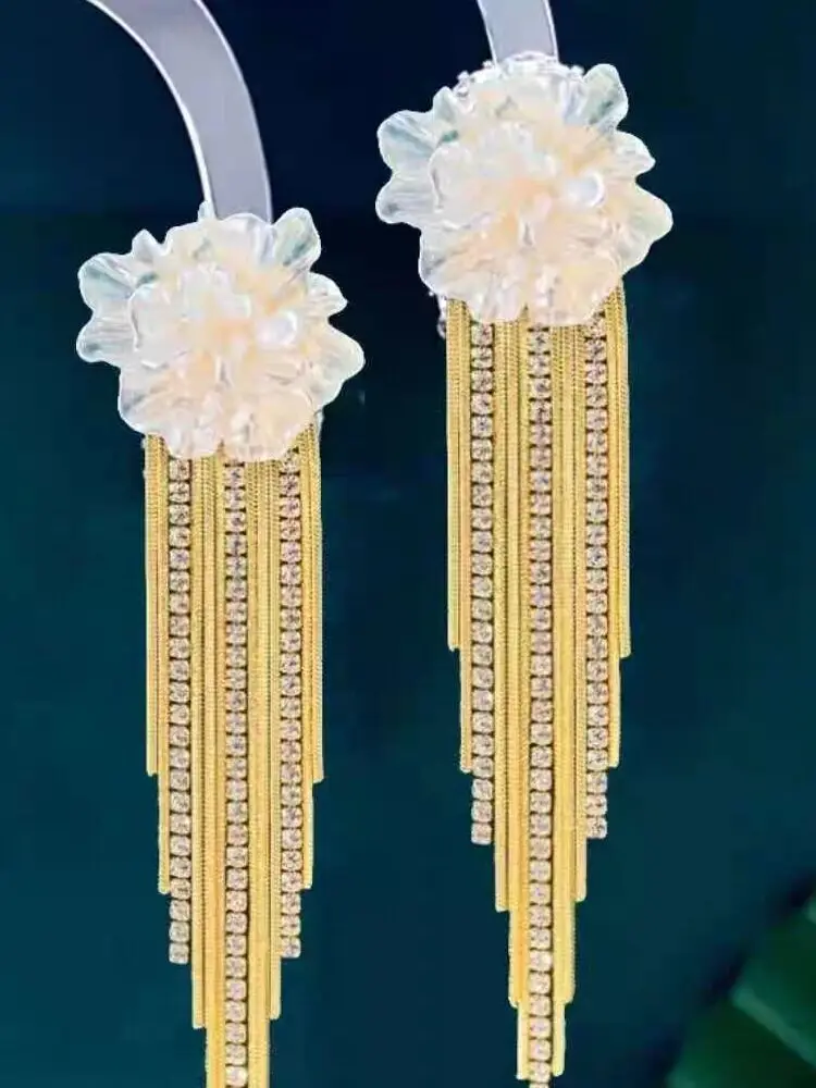 Преувеличенные большие серьги с цветком новинка 2024 популярные серьги-гвоздики