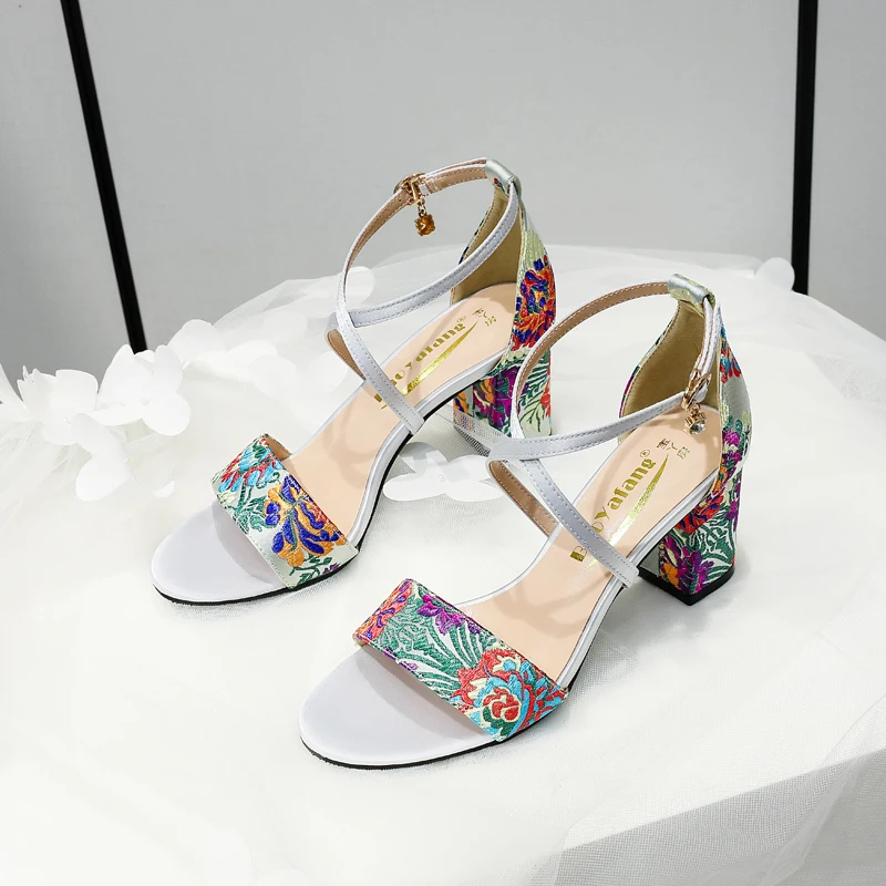 

Сандалии женские с круглым носком, босоножки на толстом каблуке, Повседневная модная обувь с принтом, с открытым носком, лето 2022