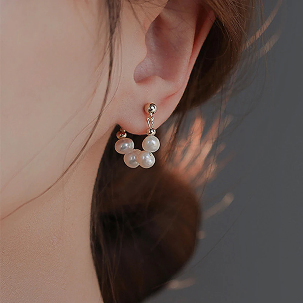 

Korean Elegant Imitation Pearl Studs Earrings for Women Girls 2022 Fashion European Simple Huggies Earring Wedding Trend Jewelry