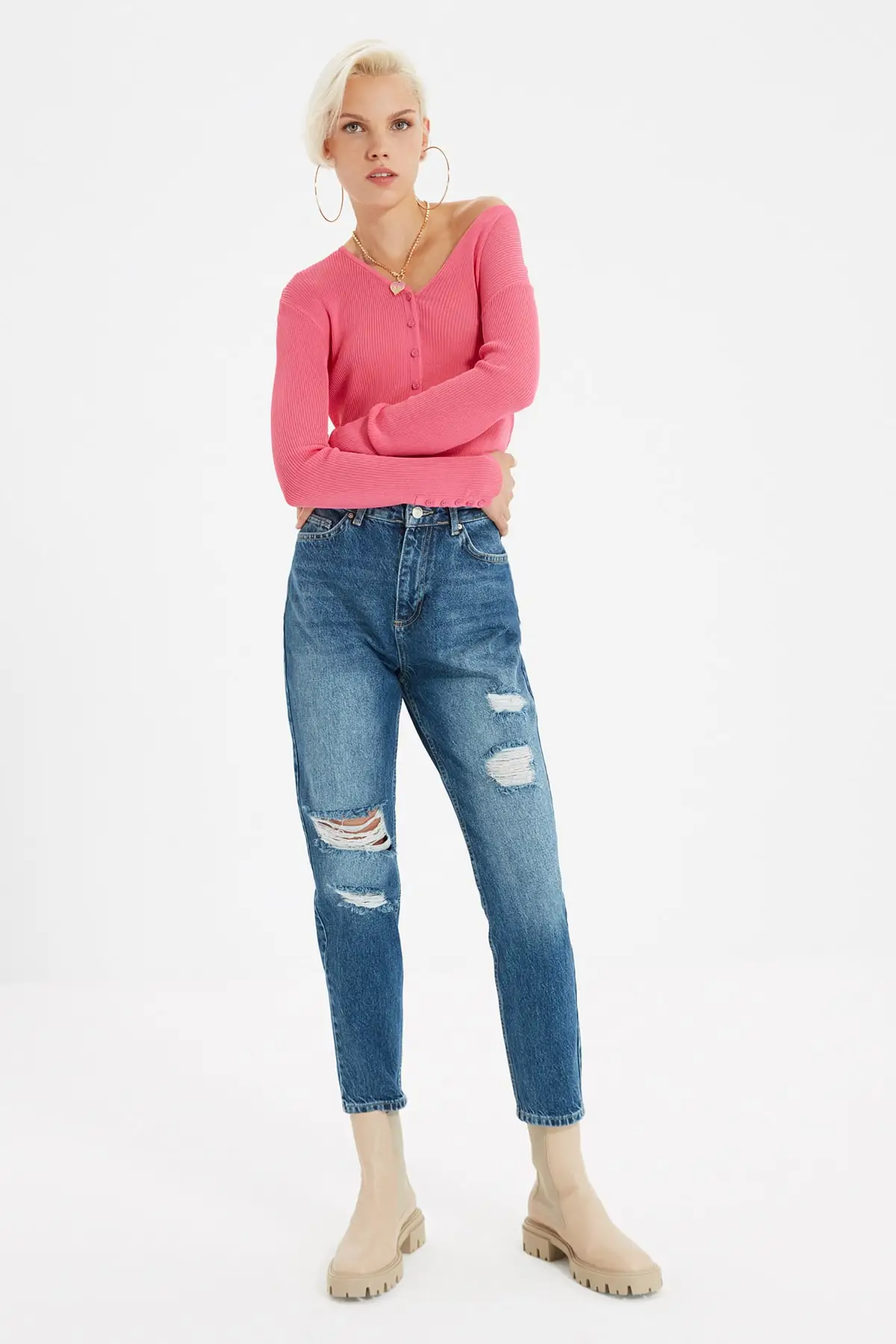 

Trendyol Ripped Detailed High Bel Mom Jeans TWOAW22JE0386