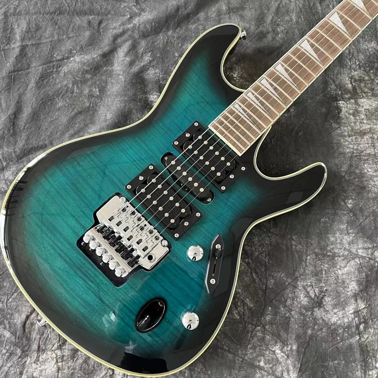 

Green color Electric Guitar Tiger flame Maple top gitaar Rosewood fingerboard 6 stings Guitarra