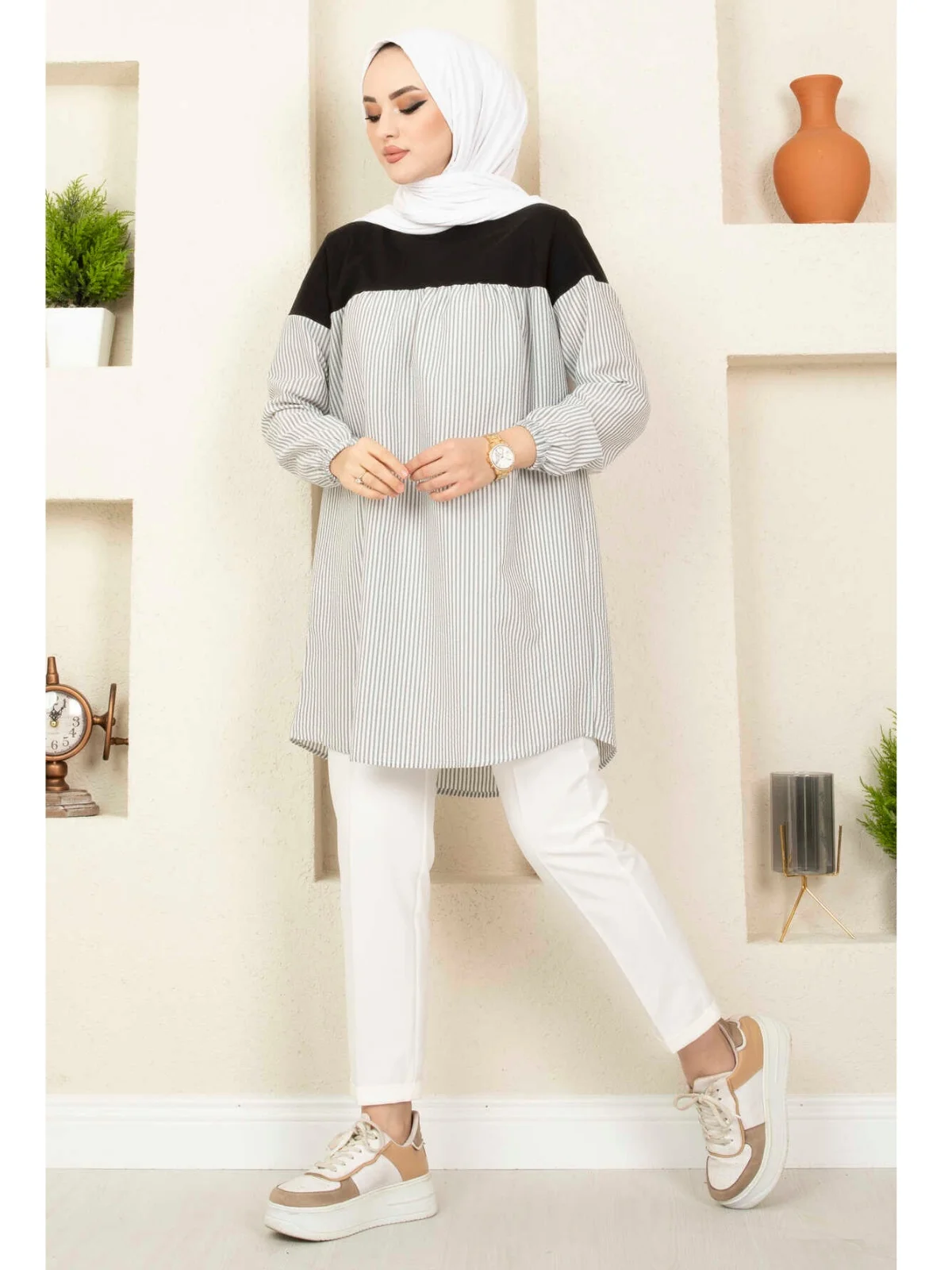 

2022 New Fashion Striped Casual Hijab Tunic Women Youth Fashion Casual Version Ladies Abaya Stylish Quality Luxury Designer