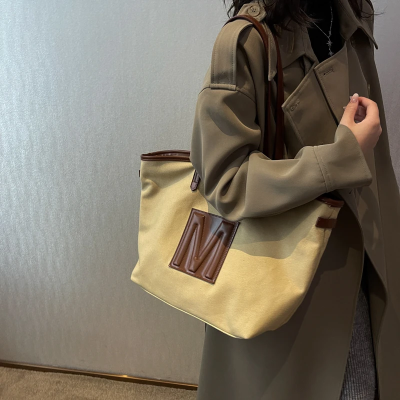 New Leisure Women's Bag For Autumn 2023 High-quality Lightweight Versatile Large Capacity Casual Totes Women Purse And Handbags