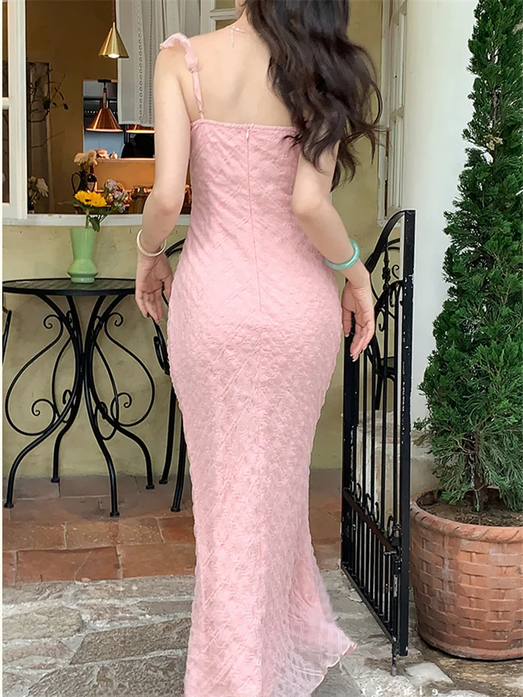 Платье-футляр женское клетчатое на бретельках с длинным рукавом