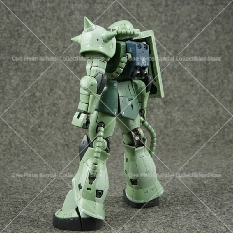 Фото Bandai RG 1/144 MS-06F Zaku II 12,5 см. Классический аниме-боевой робот. Сборная модель. Коллекционная игрушка. Подарок для детей и фанатов. №4