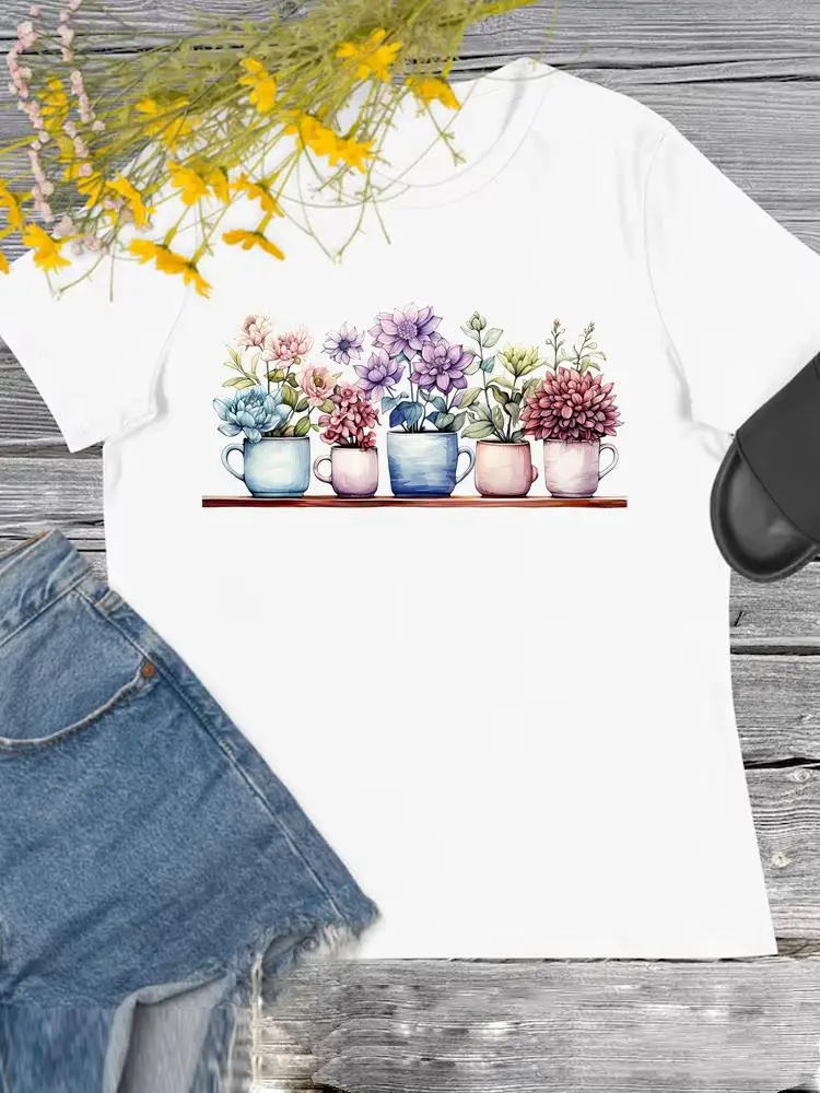 Футболка женская с коротким рукавом круглым вырезом и принтом