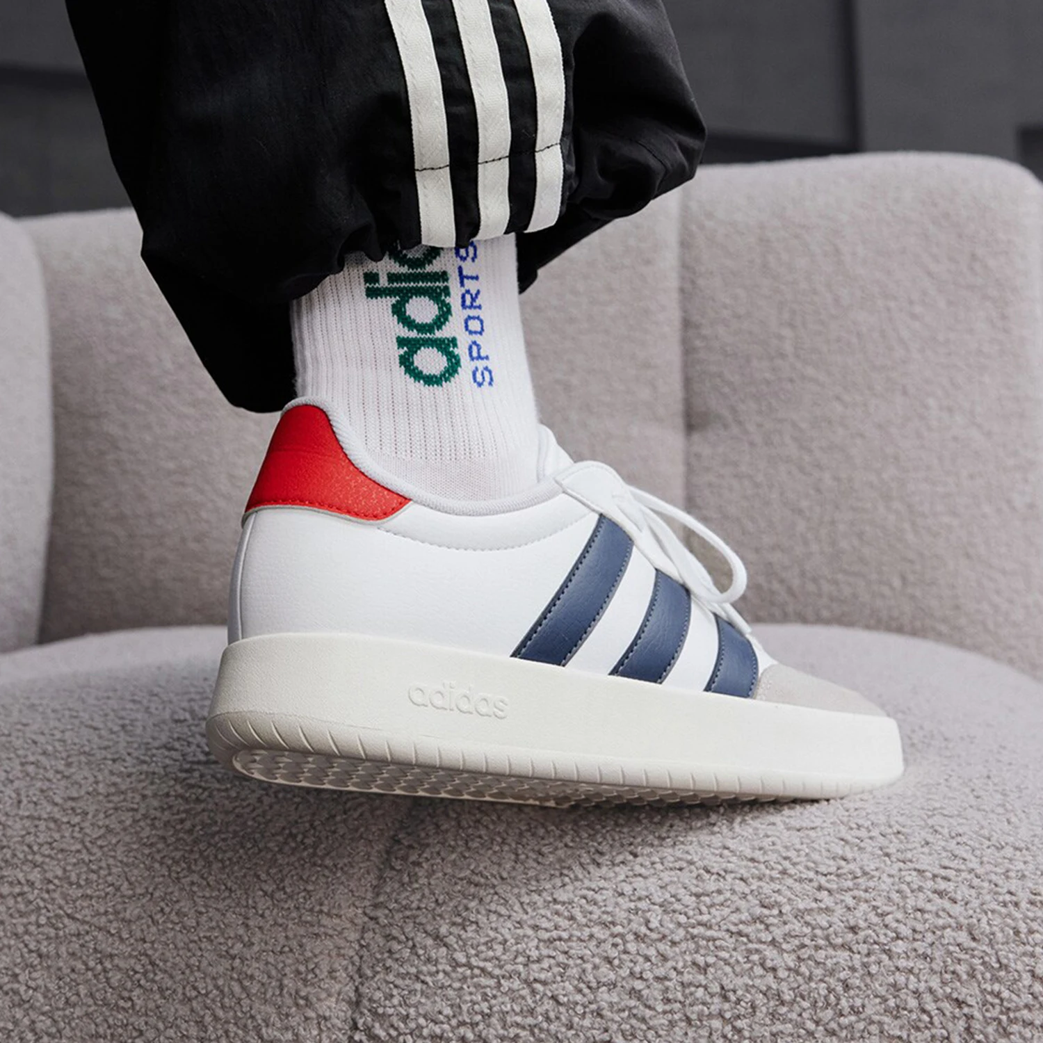 Фото Оригинальные легкие и прочные повседневные классические кеды Adidas BARREDA для мужчин и женщин IH1228 №3