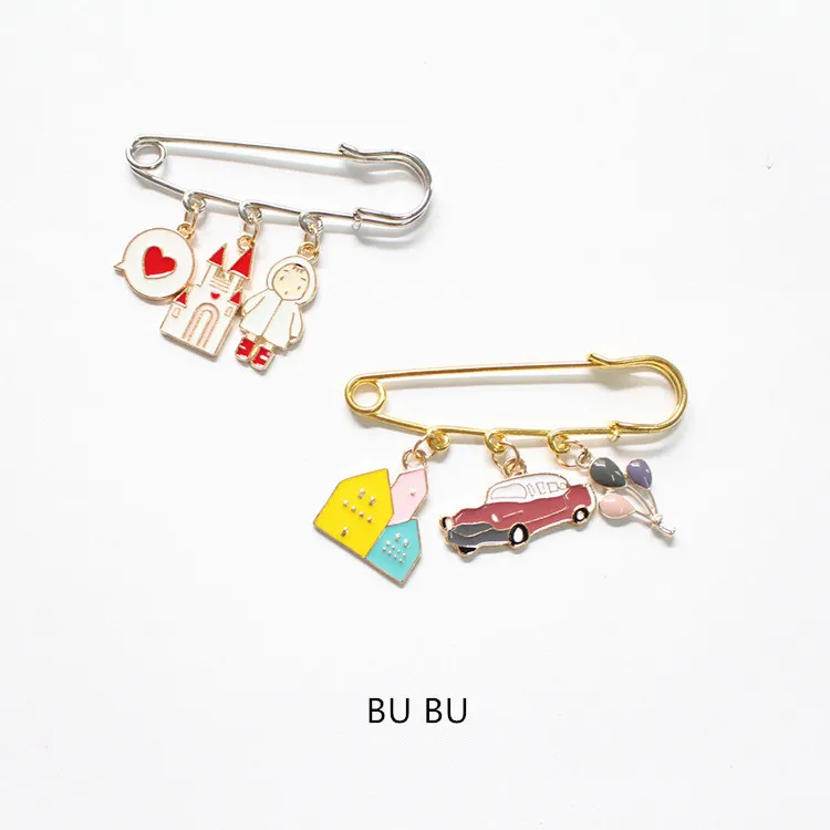 2PCS Cute tide brooch creative castle balloon cartoon character shape simple temperament classic car unique exquisite pin |