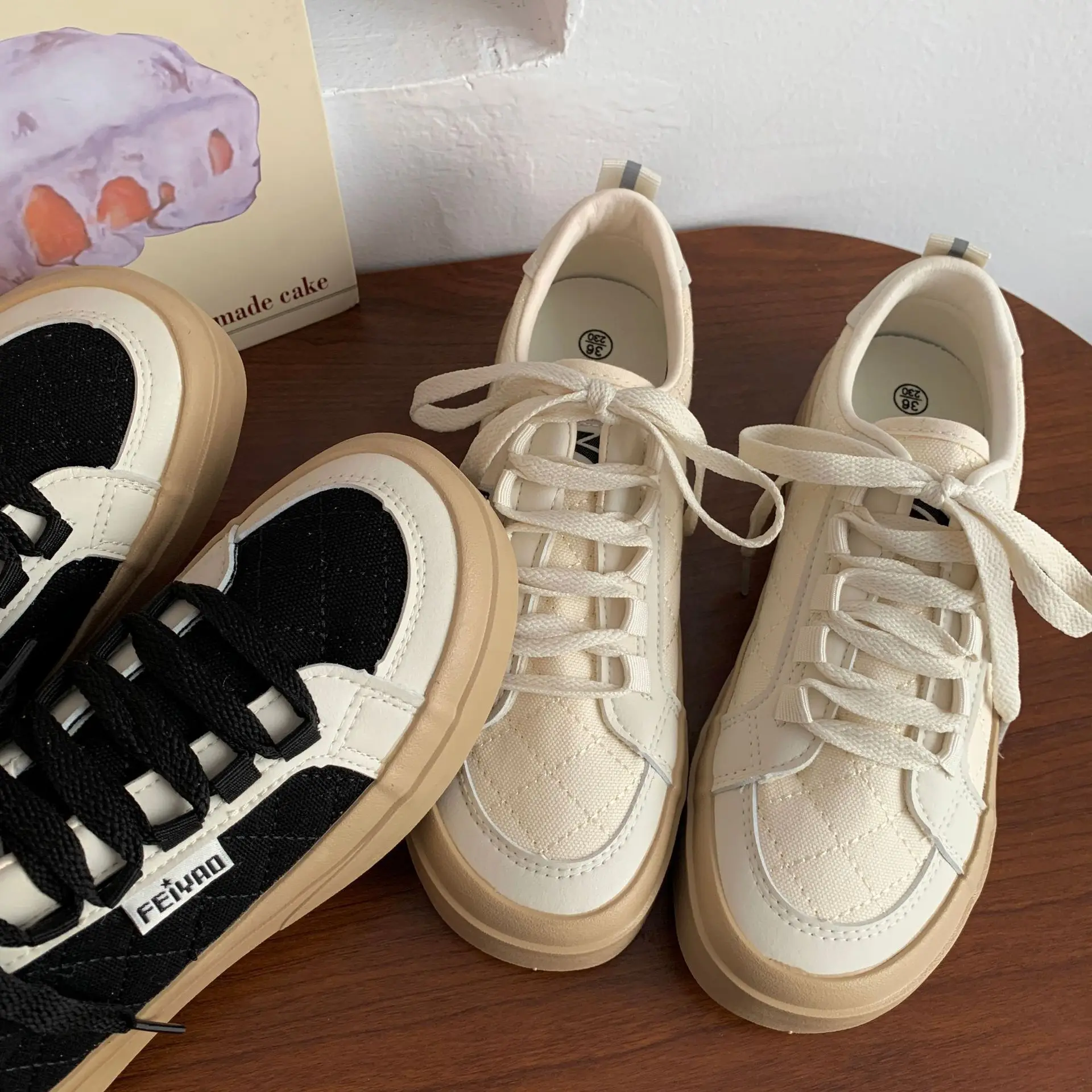 

Spring New Thick-soled Canvas Shoes Female Students Korean Casual White Shoes Women's Retro Bread Shoes Lace-up Sneakers