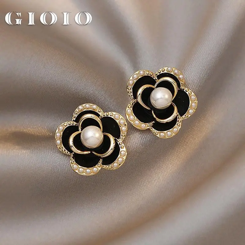 

Camellia Pearl Stud Earrings Korean Cute Elegant Temperament Retro For Women Fashion Geometric Gold Color Metal Party Earrings