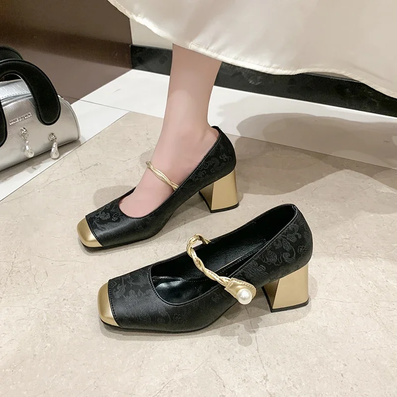 Женские туфли на квадратном каблуке однотонные туфли-лодочки с квадратным