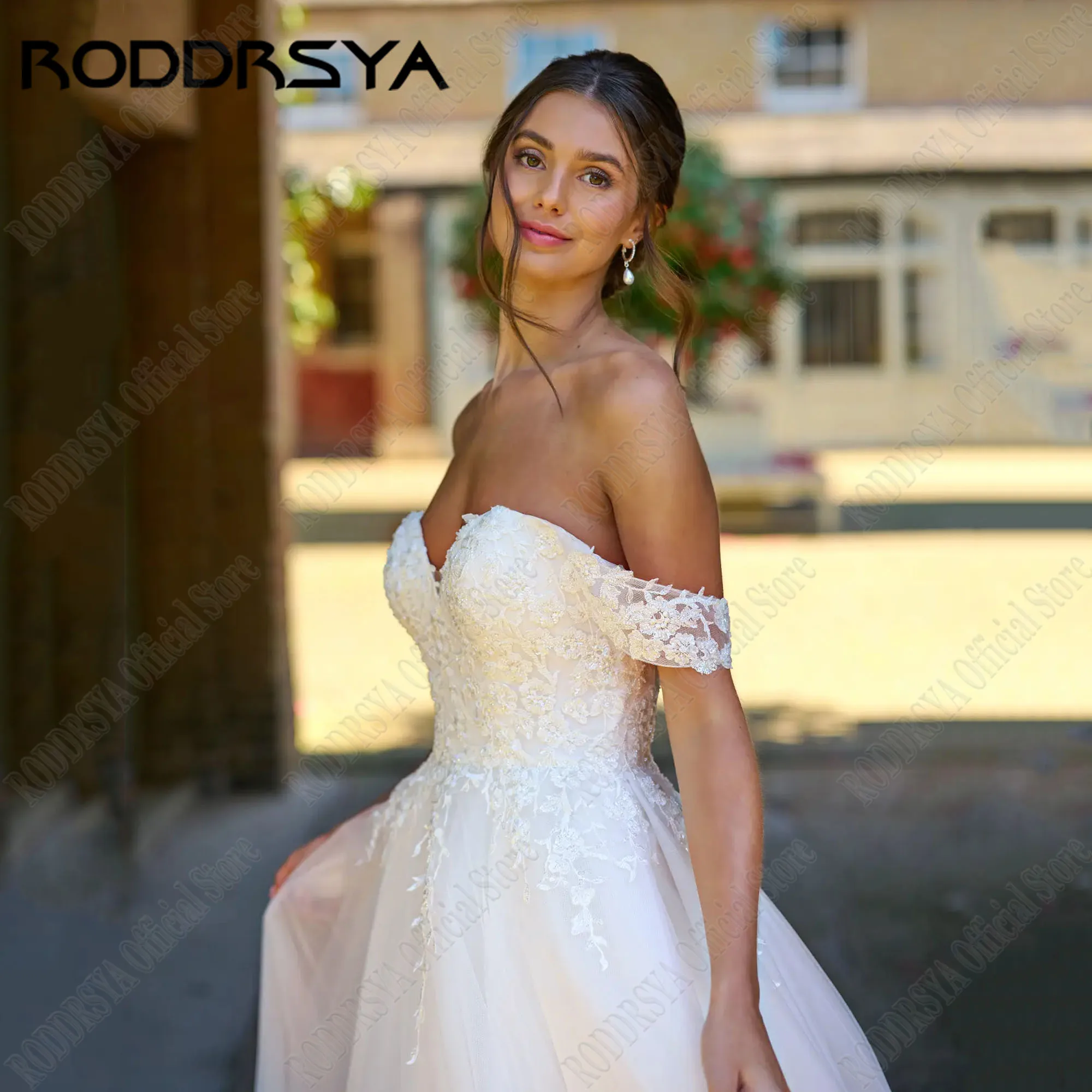 Фото Женское кружевное свадебное платье RODDRSYA, элегантное ТРАПЕЦИЕВИДНОЕ ПЛАТЬЕ с открытыми плечами, фатиновое платье с аппликацией и открытой спиной, индивидуальный пошивRODDRSYA Сладкие кружевные свадебные платья Элега №2