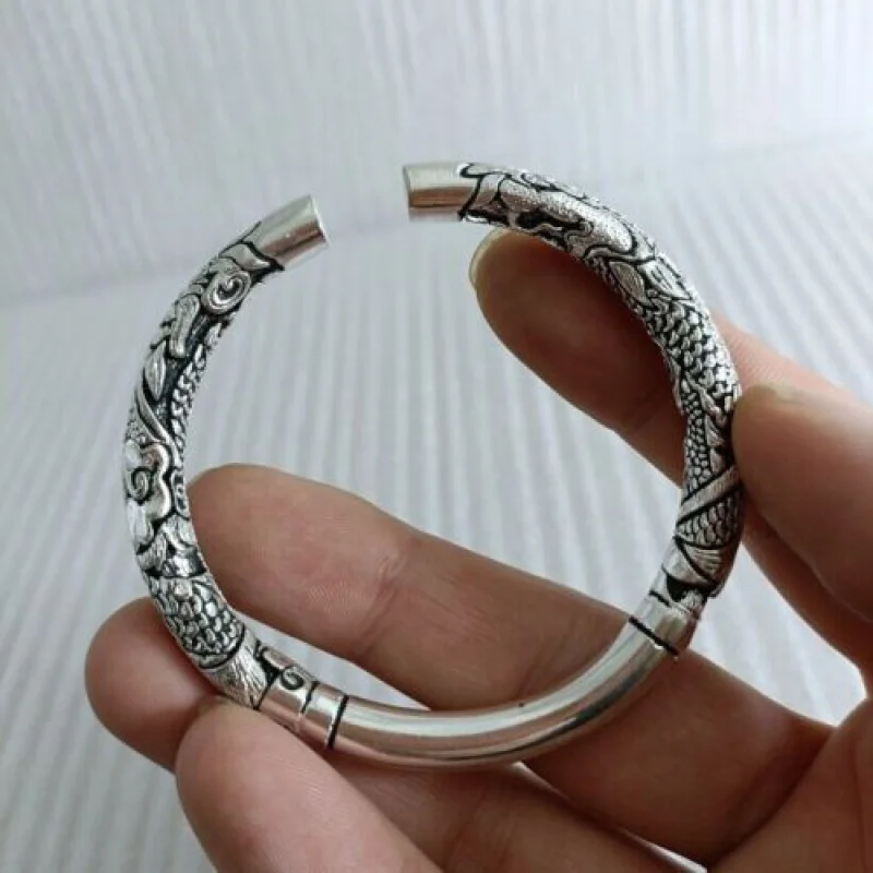 

Exquisite Chinese Old Tibetan Silver Hand-Carved Dragon Bracelet 6159