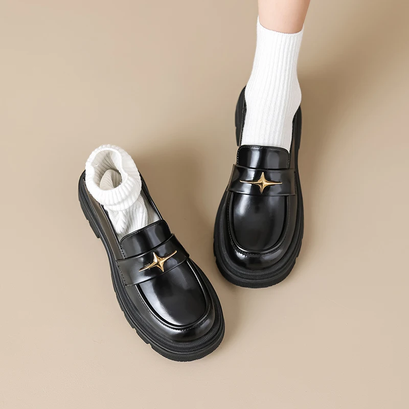 

Thick Sole Loafers for Women Spring Autumn Patent Leather Round Toe Flats British Thick Heel Designer Casual Shoes 41 42 43