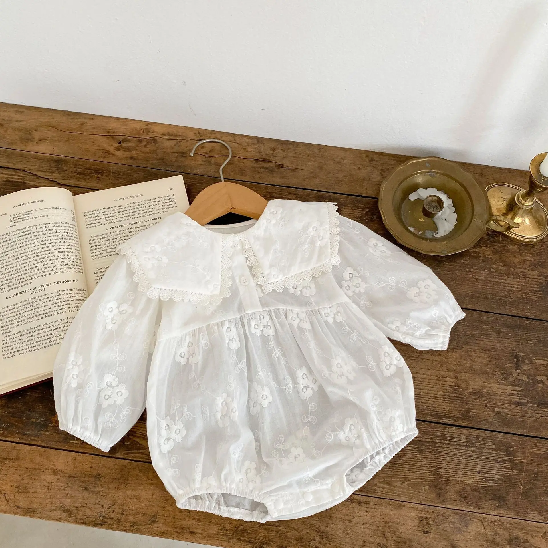 

2023 Spring Clothes for Babies Thin Long Sleeve Western Style Embroidered Onesie Baby Girl Solid Color Rompers Jumpsuit