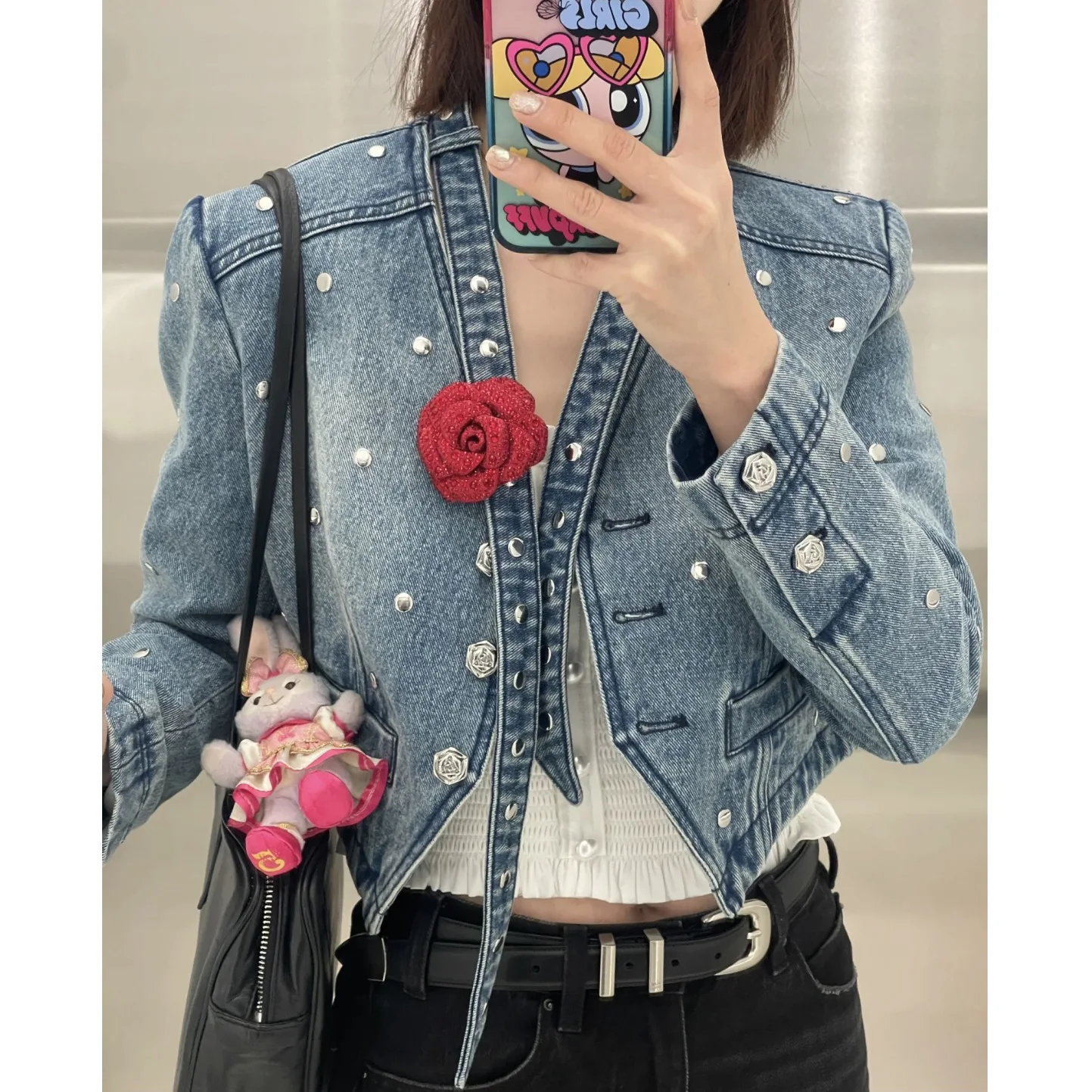 Pure Yuan Same Sle as Stars Design Джинсовое пальто с заклепками Женское осеннее новое