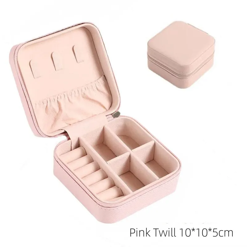 

Большая кожаная шкатулка для украшений