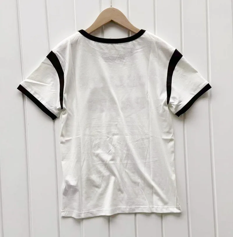 

Женская футболка с коротким рукавом и круглым вырезом