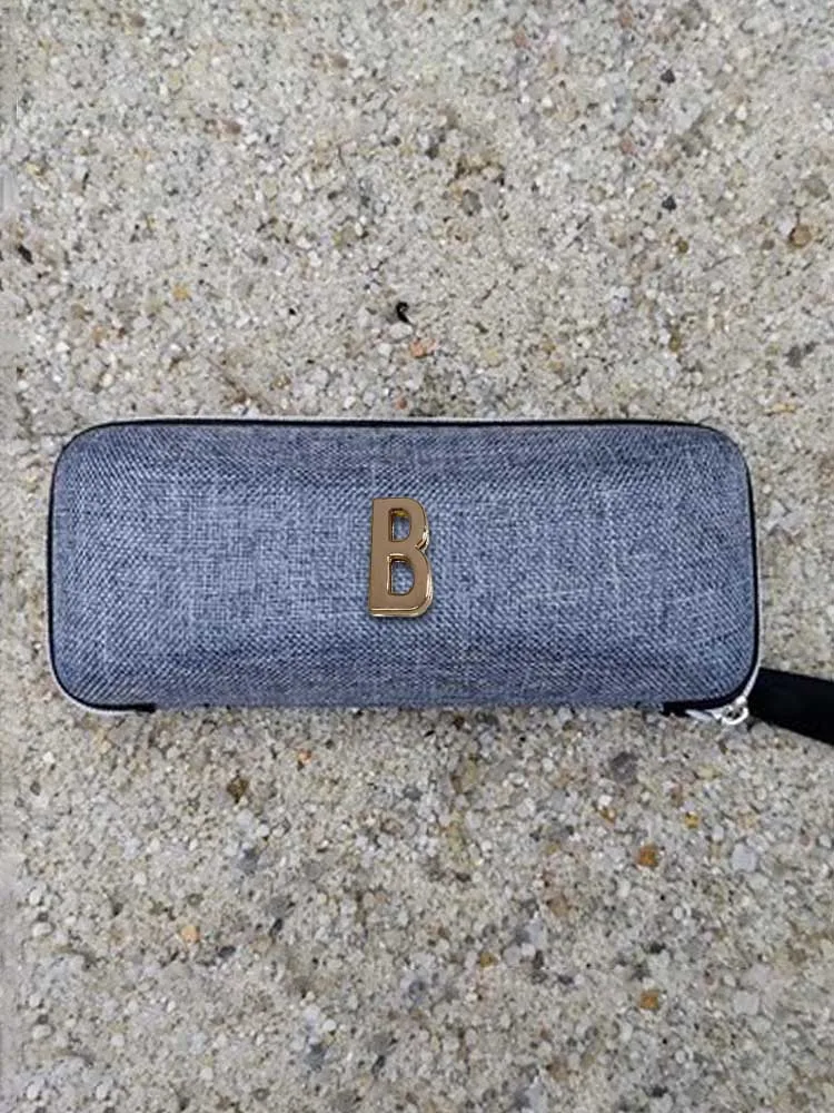 

Индивидуальная Женская модная льняная коробка для солнцезащитных очков с персонализированным именем заказчика художественный: декоративный коллаж с буквами