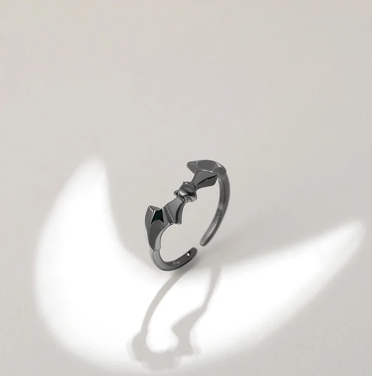 

Metal Punk Black Soul Demon Bat Ring for Men and Women Black and White Heart Open Finger Ring Hip Hop Couple Ring Fashion
