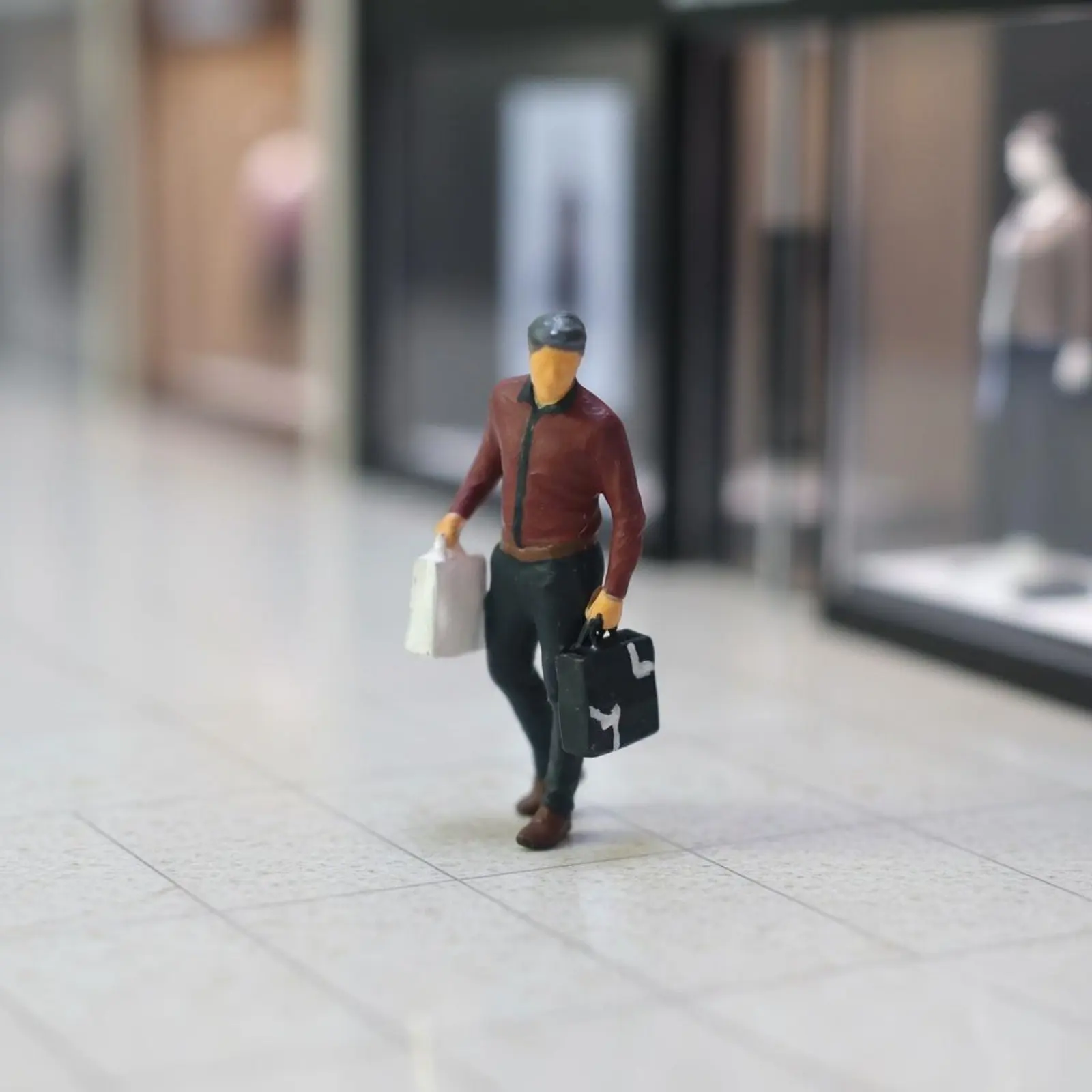 Фото Набор из 6 коллекционных миниатюрных фигурок покупателей, масштаб 1:64, ручная роспись №5