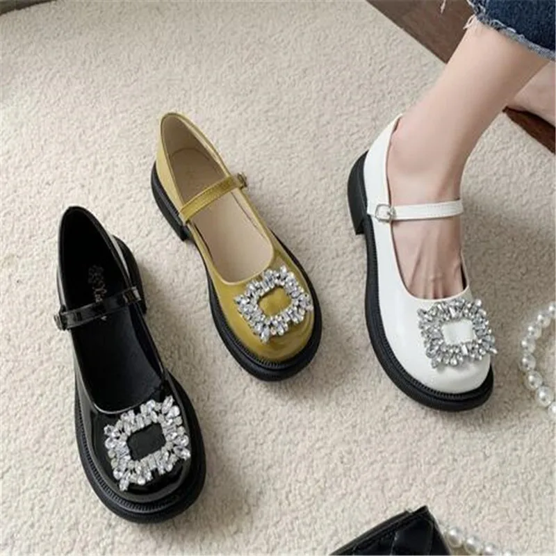 Женские туфли-оксфорды из лакированной кожи с круглым носком