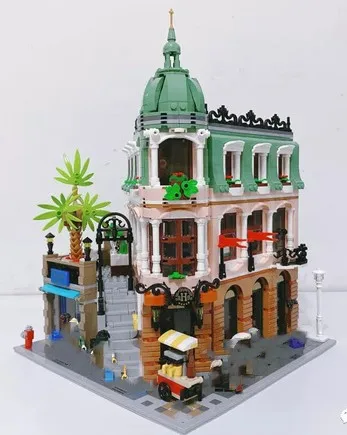 

Модель отеля из бутика Moc 22050, уличное здание, строительные блоки, совместимы с 10297, подарки на день рождения, игрушки