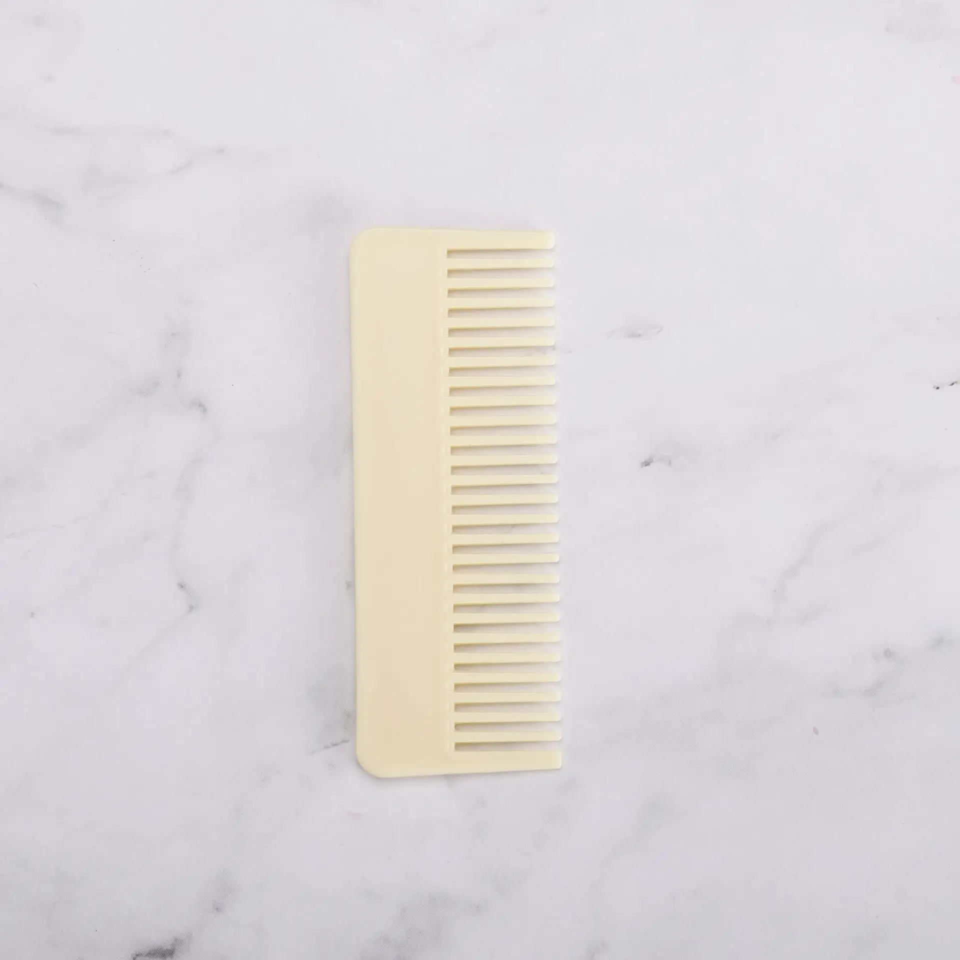 

New Cute Plastic Comb Small Portable Mini Beauty Comb Travel Easy To Carry Small Comb Hair Tools Beauty Tools Barber
