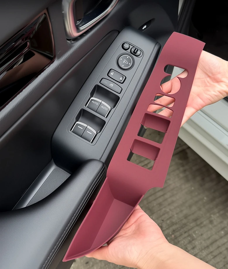 Фото Для Honda Civic 2022-2025: Комплект из 4 силиконовых накладок на дверные ручки – защита от грязи и царапин №3