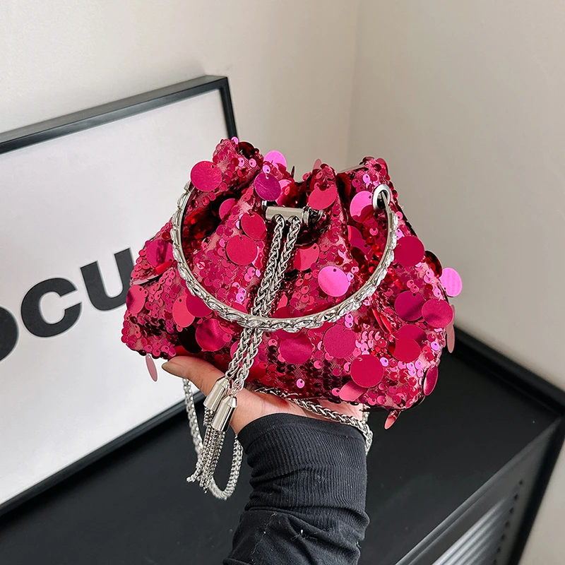 Серебряная Сумочка для женщин новинка 2024 маленькая сумка через плечо