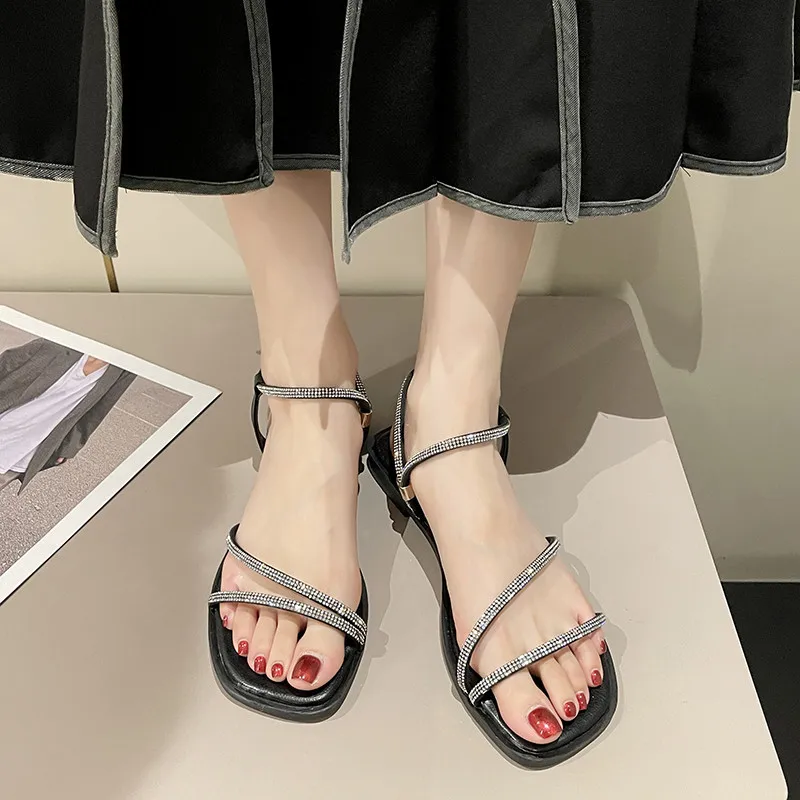 

Удобная обувь для женщин 2022 летние бежевые Босоножки на каблуке подходящие ко всему черные Модные прозрачные гладиаторы Стразы для девушек...