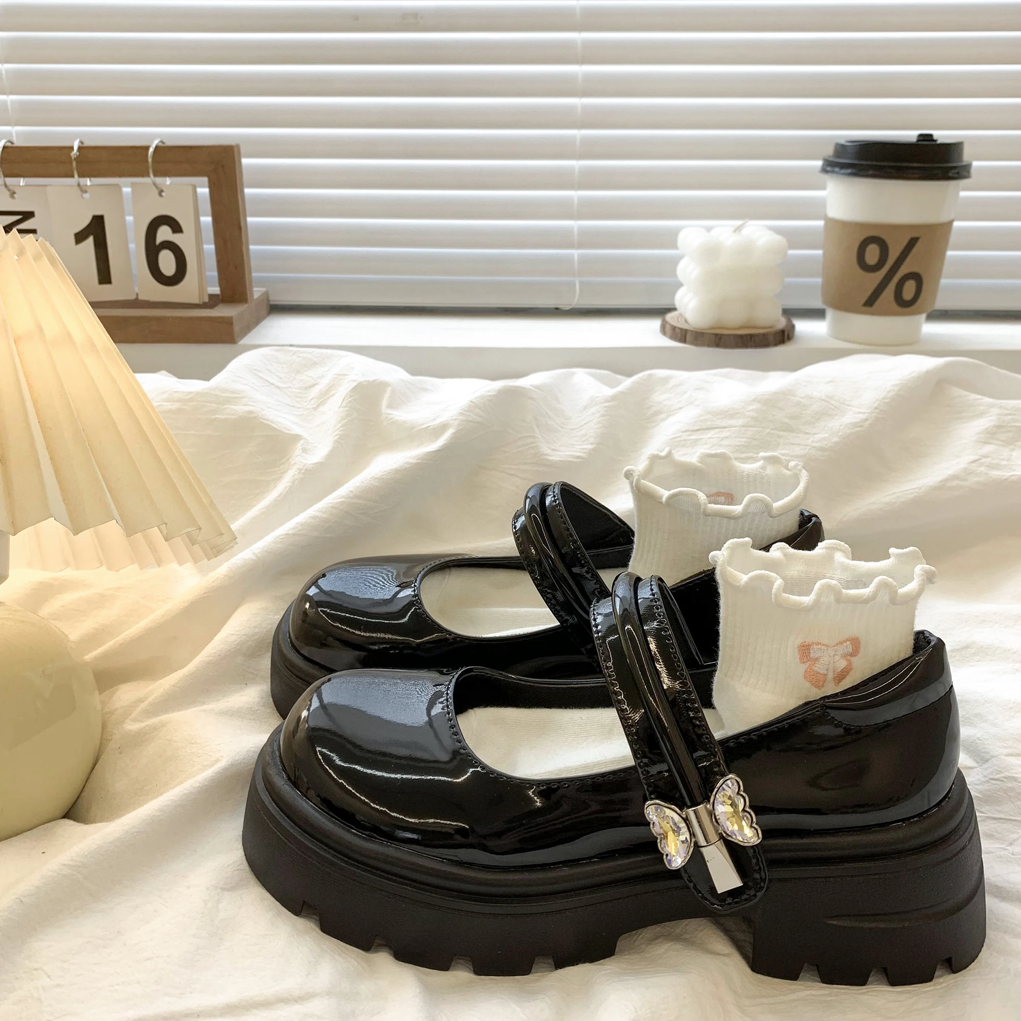 Женская обувь универсальные женские однослойные туфли маленькая кожа на толстой