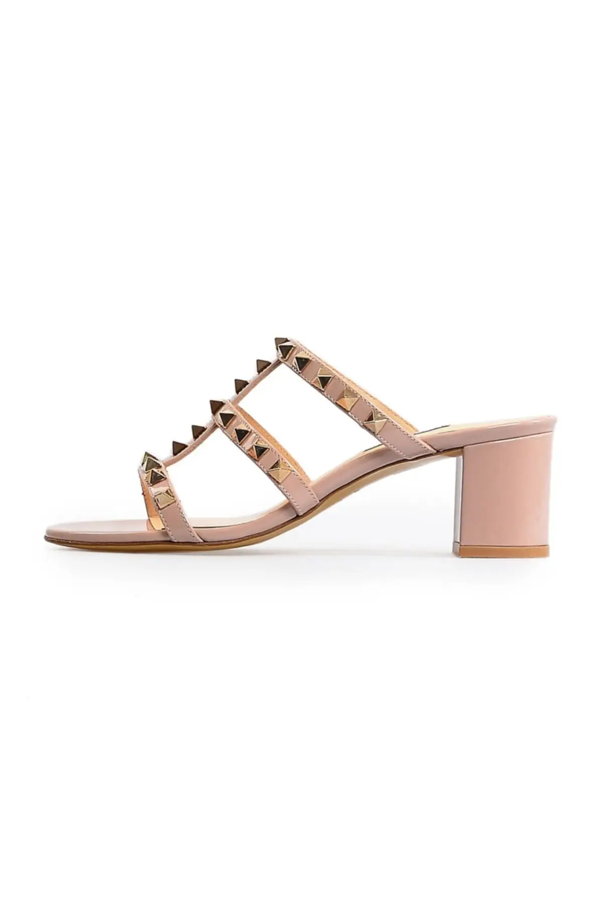 

Powder patent leather slippers